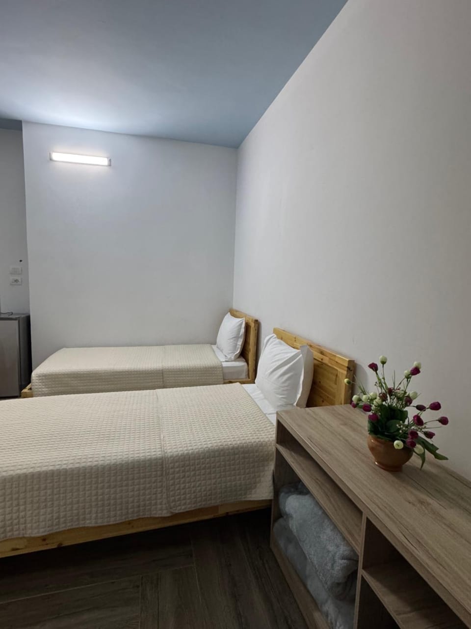 The White Villa - Guest House Bed and Breakfast in Vlorë County, Albania