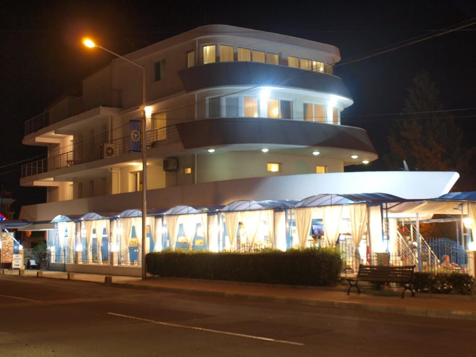 Семеен Хотел "Кораб Ренеса" Hotel in Burgas Province