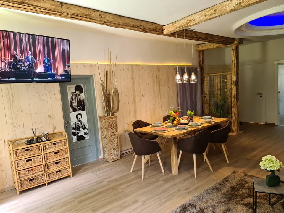 Communal lounge/ TV room, Dining area