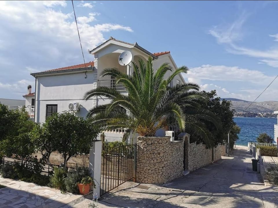 Luxury apartments SYCAMORE 4* Apartment in Okrug Gornji