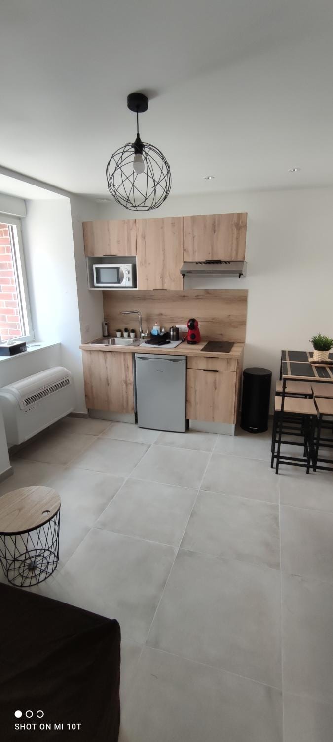 Kitchen or kitchenette, Dining area, stove