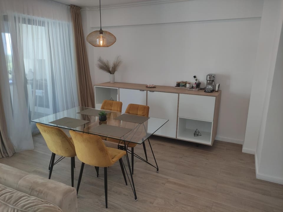 Coffee/tea facilities, Dining area