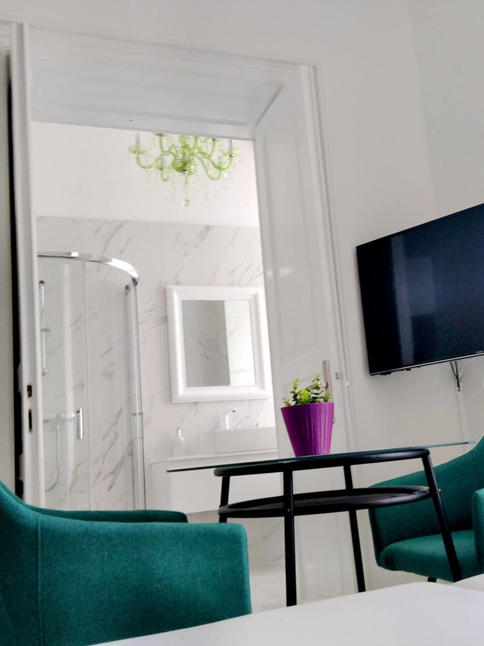 Collins Emerald Center with FREE parking Apartment in Pula