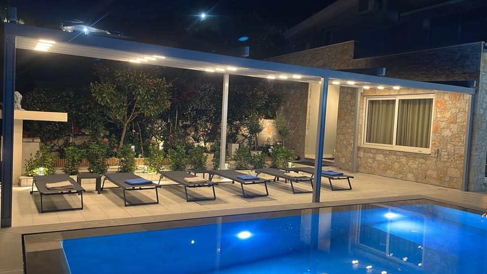 Patio, Pool view, Swimming pool