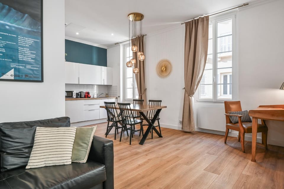 Living room, Seating area, Dining area, kitchen