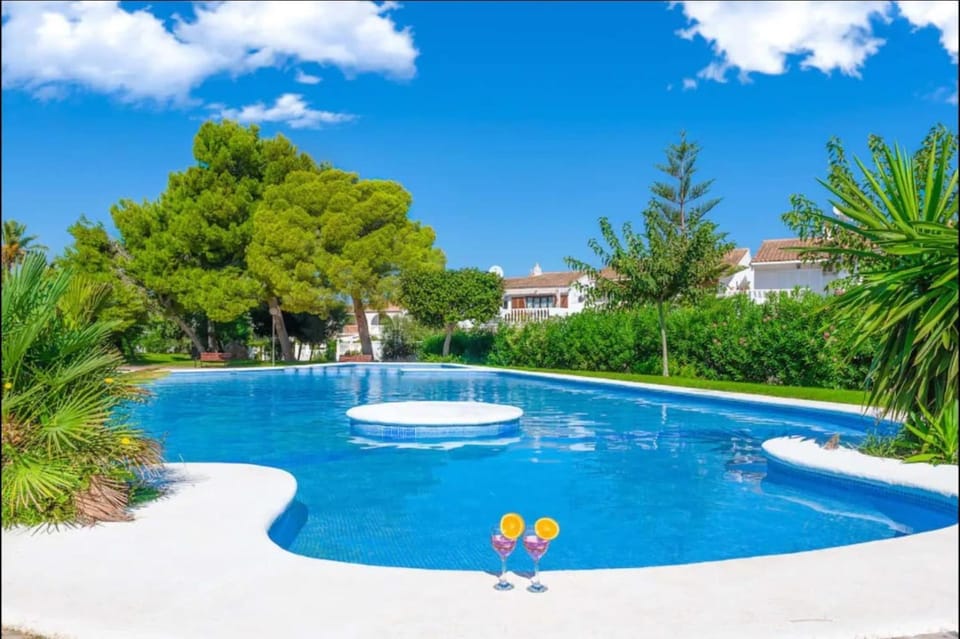 Great Top Apartment: Sea views, terrace and pool Apartment in Alacantí