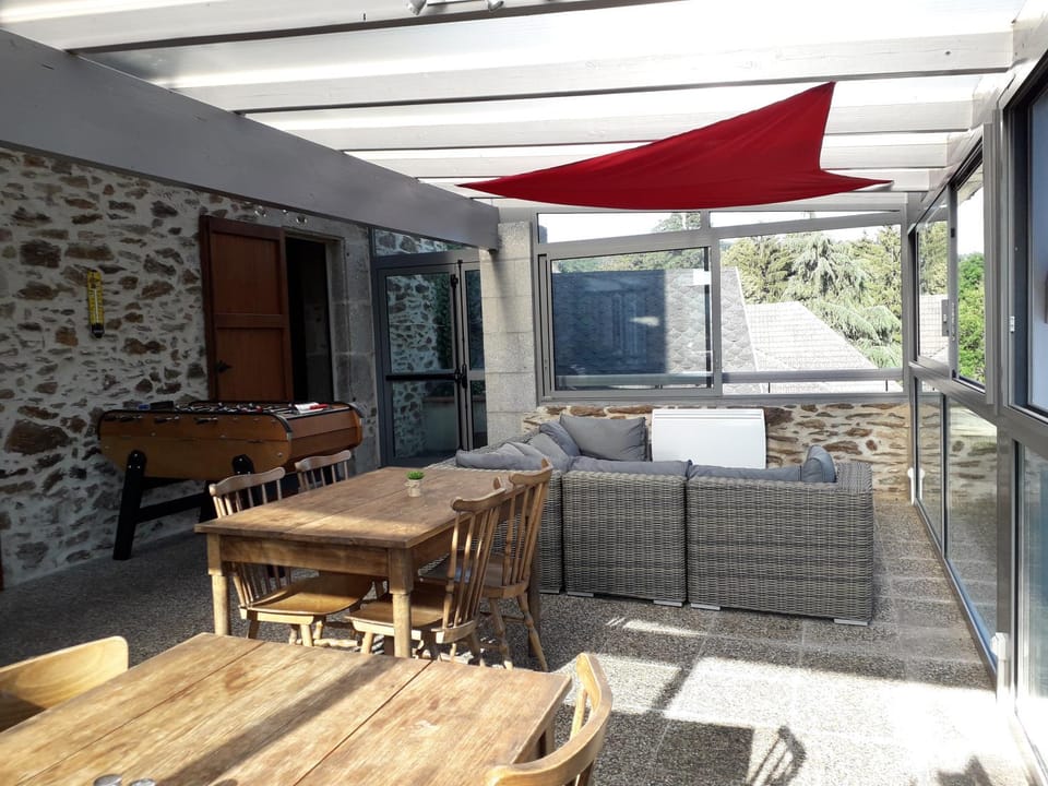 Patio, Lounge or bar
