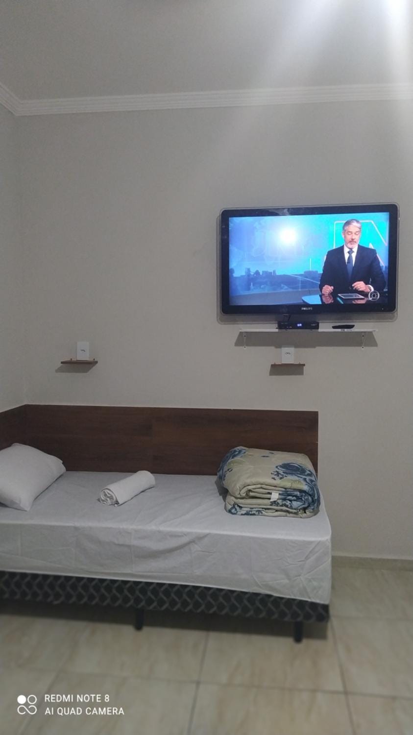 Pousada Quarto com ar, wi fi,frigobar perto da basilica Bed and Breakfast in State of São Paulo