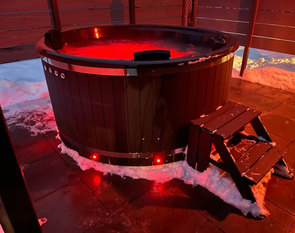 Hot Tub, Hot Tub