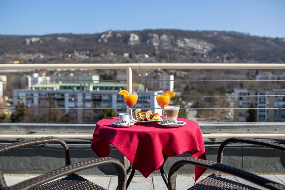 Balcony/Terrace, Food, Breakfast