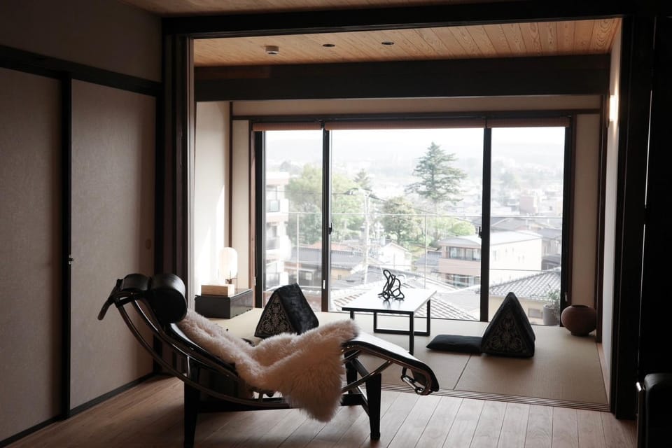 View (from property/room), Balcony/Terrace, Living room