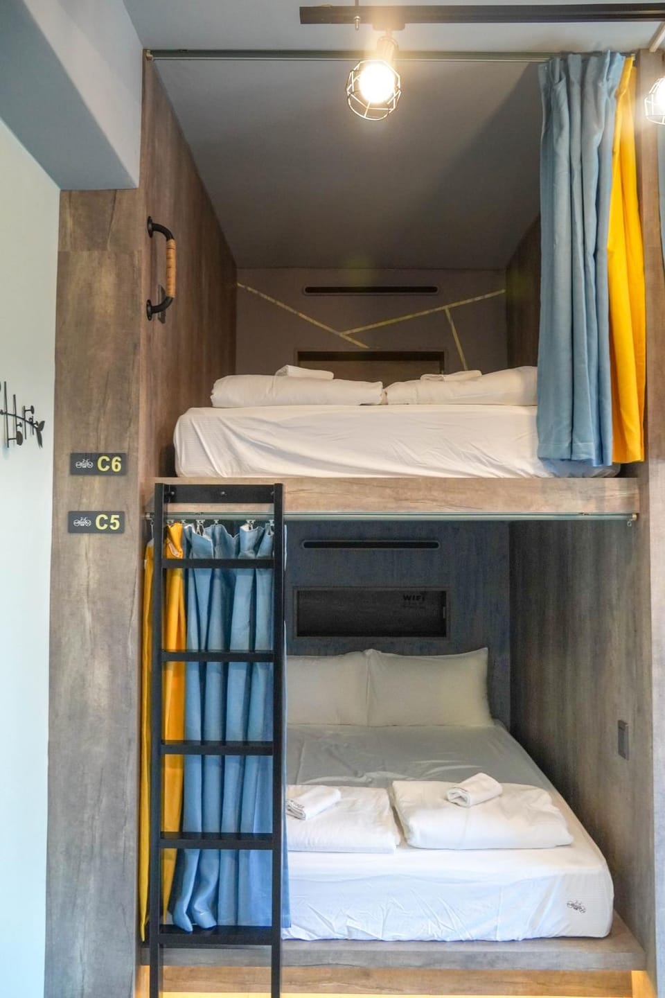 Bed, bunk bed