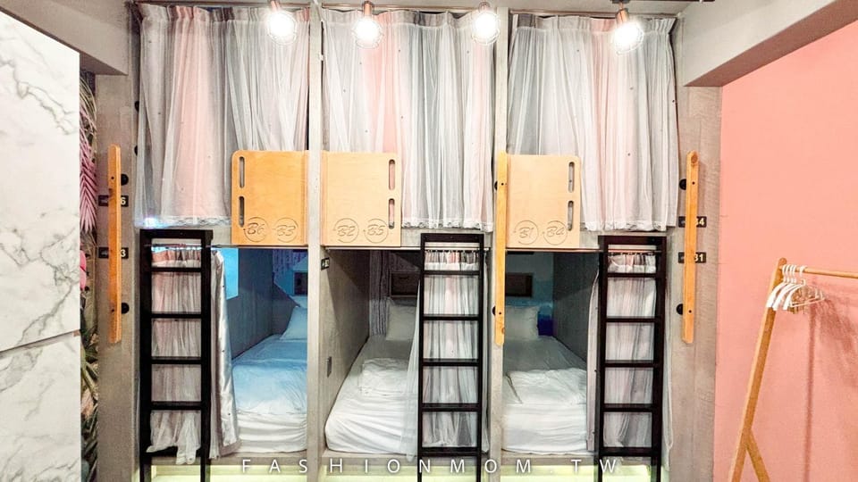 Bed, Bedroom, bunk bed