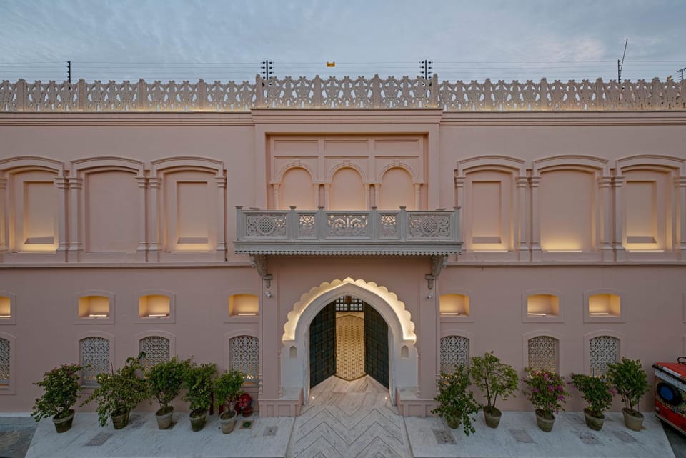 Facade/entrance