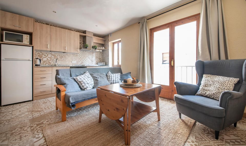 Kitchen or kitchenette, Living room, Dining area