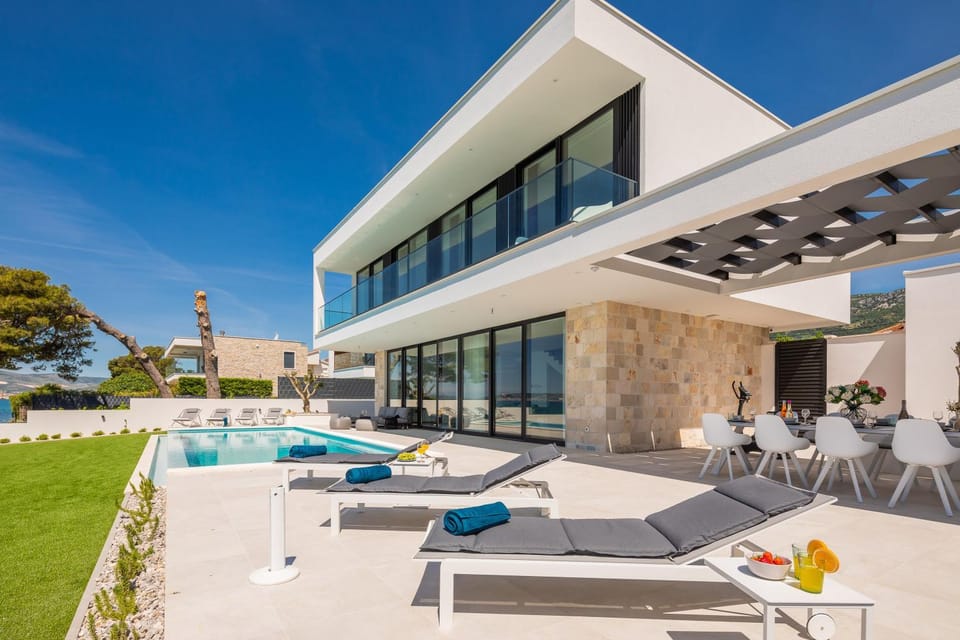 Property building, Patio, Swimming pool