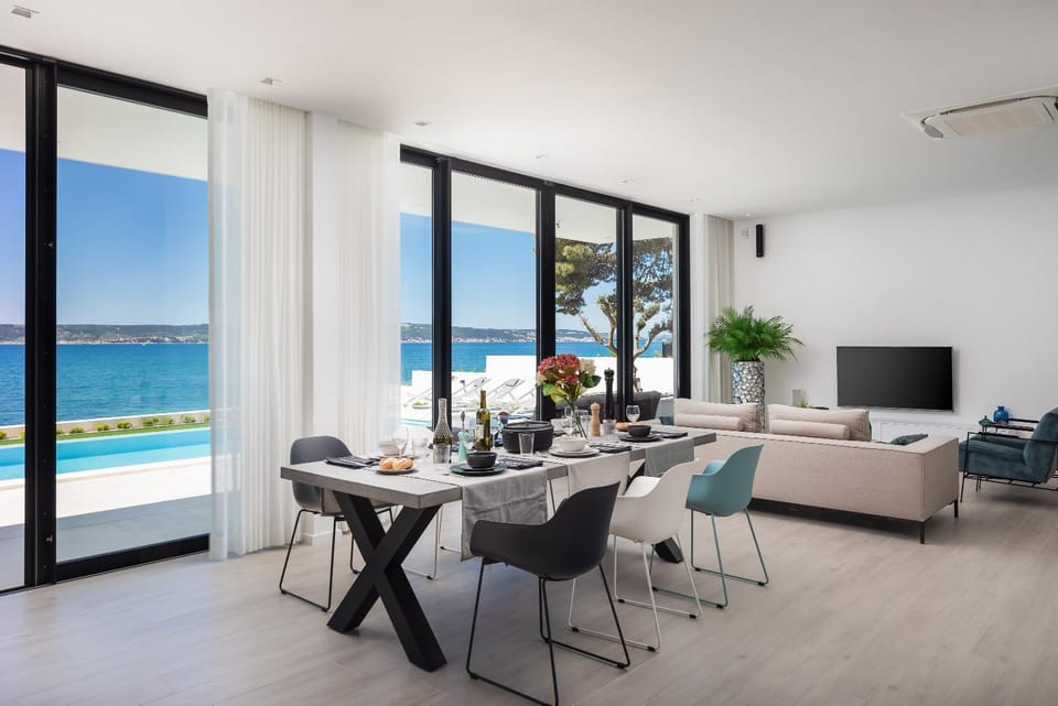 Dining area, Sea view