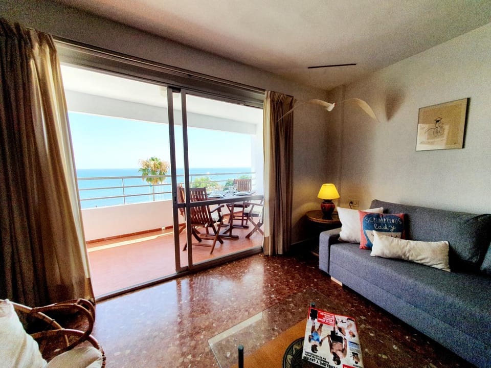 Marbellamar Seaviews Apartment in Sitio de Calahonda