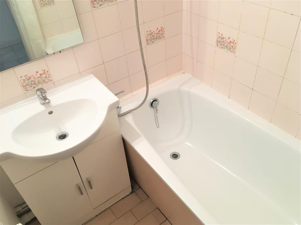 Bathroom, Bath