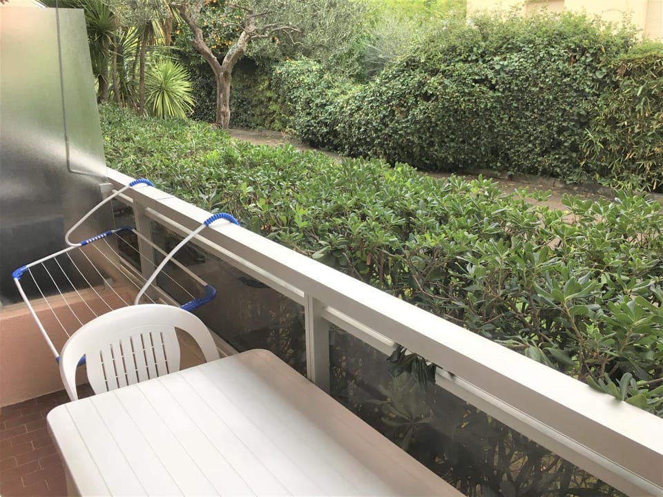 Balcony/Terrace, Garden view
