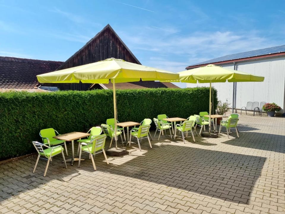 Patio, Restaurant/places to eat