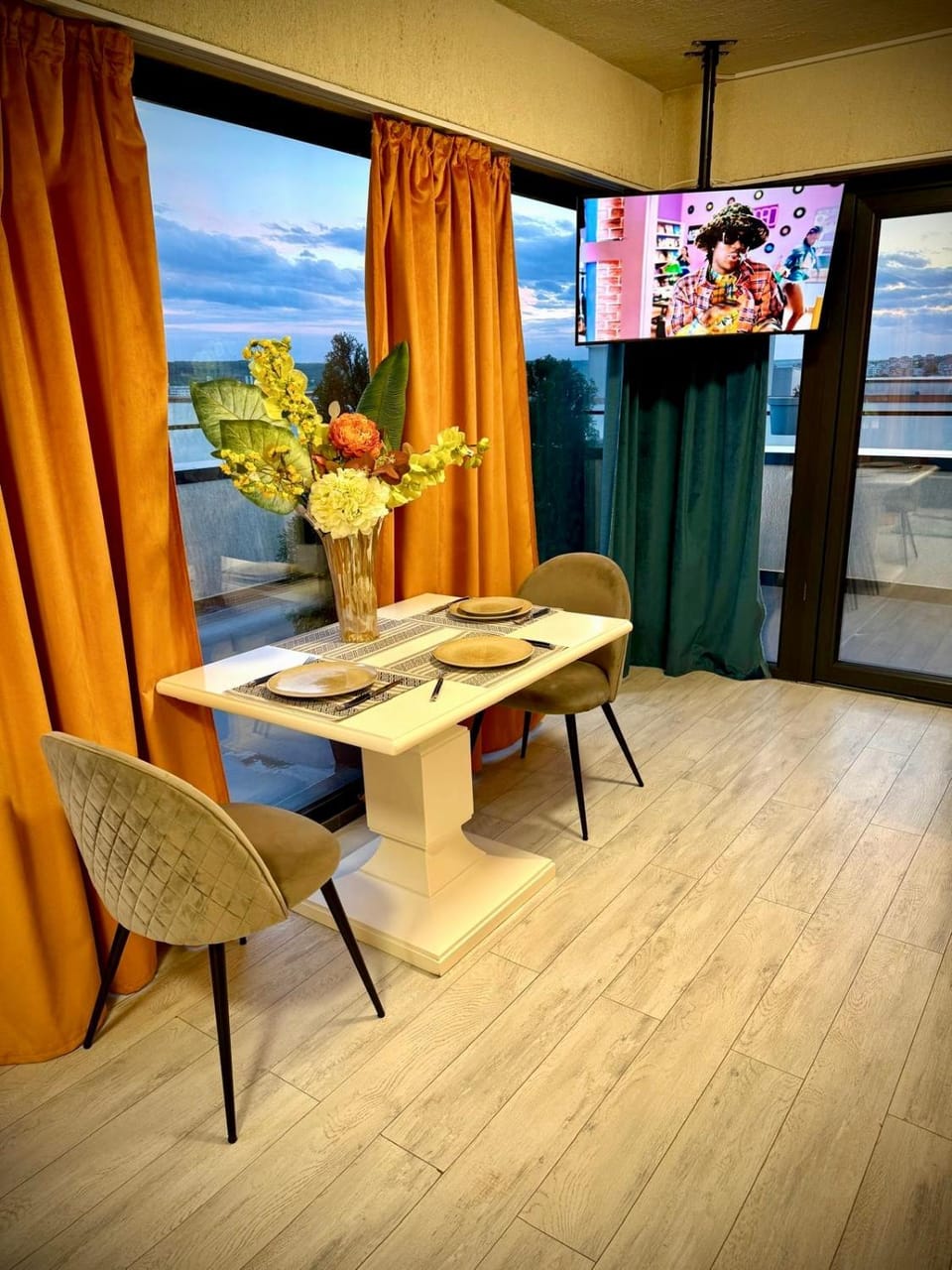 PENTHOUSE EXCLUSIVE VIEW , Iasi Apartment in Moldova