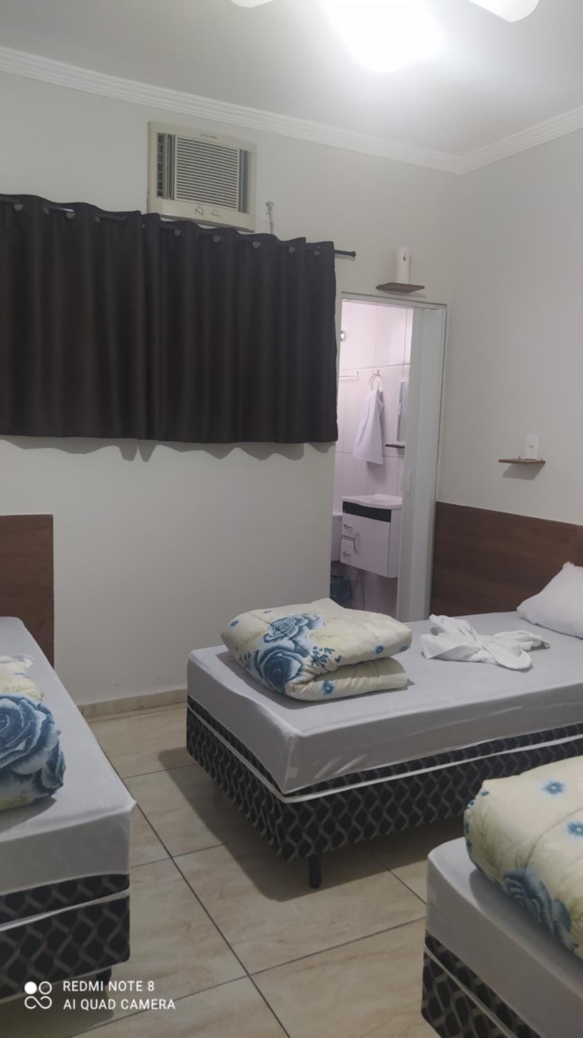 Pousada Quarto completo ar,wi fi e garagem gratuita Bed and Breakfast in State of São Paulo