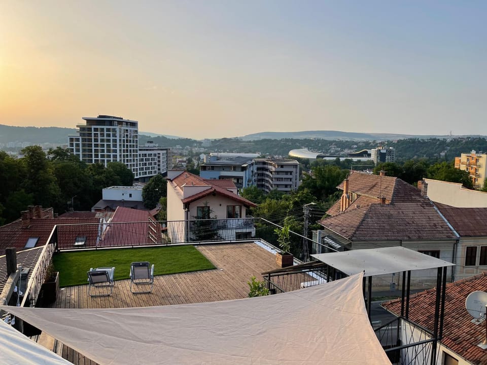 Balcony/Terrace, City view