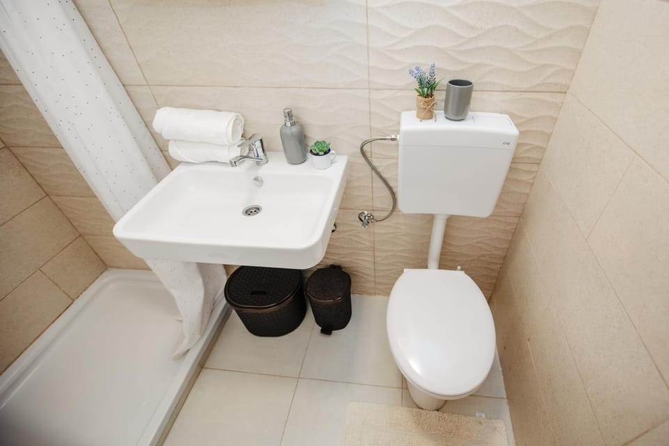 Toilet, Bathroom