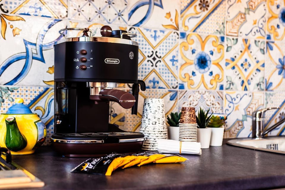 Kitchen or kitchenette, Breakfast