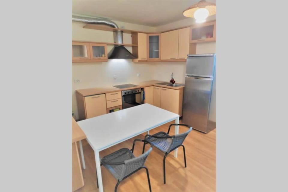 Kitchen or kitchenette, Dining area, dishwasher, oven, stove