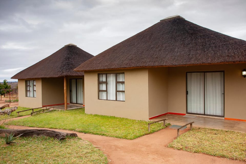 Property building, Facade/entrance, Garden