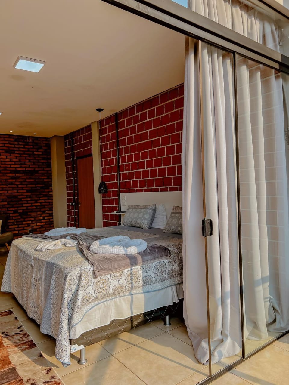 Bed, Photo of the whole room, Bedroom, towels