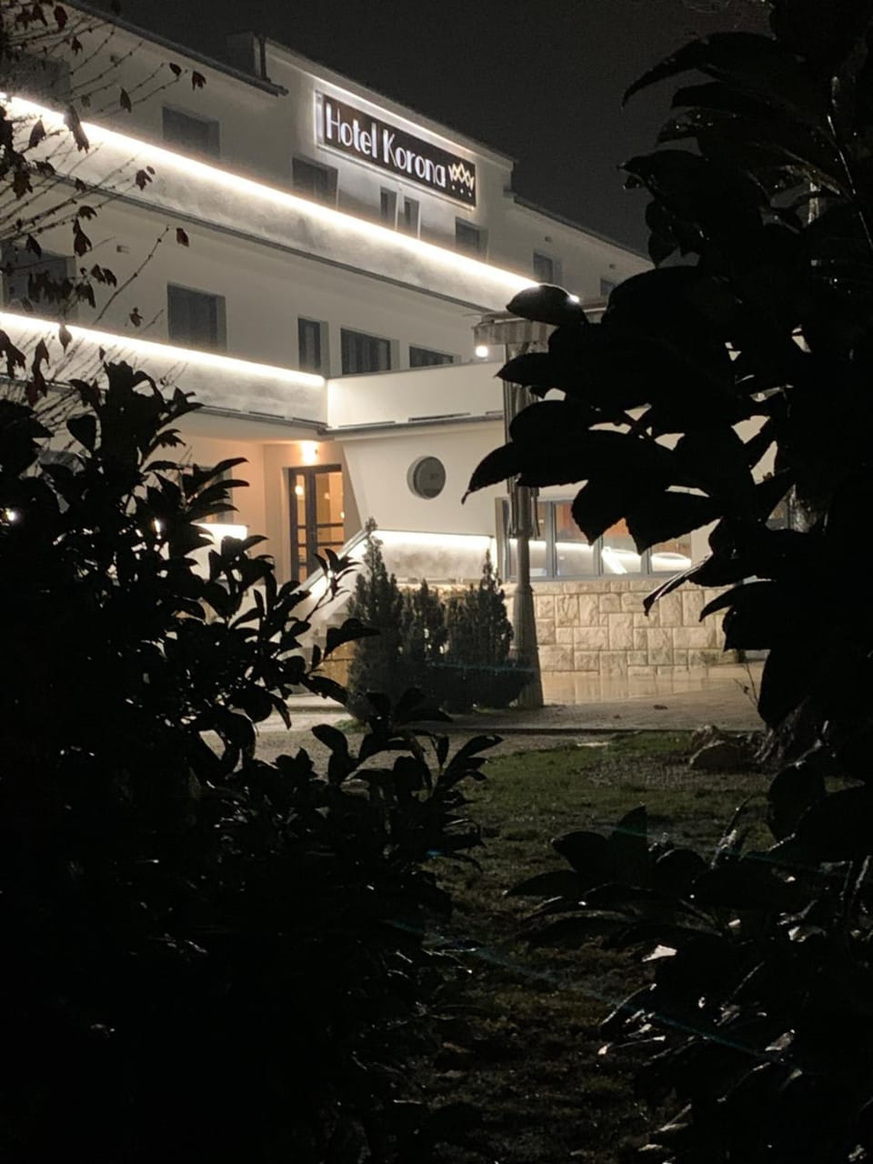 Facade/entrance