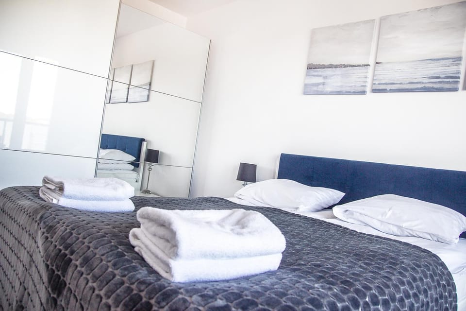 Bed, Bedroom, wardrobe