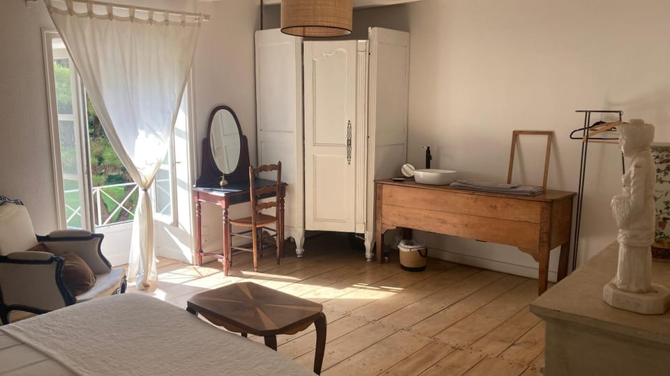 Mazette! Le Château Bed and Breakfast in Pays de la Loire