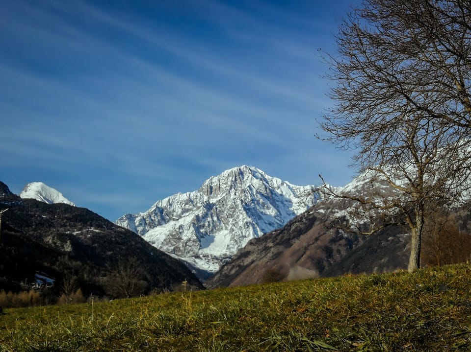 Neighbourhood, Natural landscape, Mountain view