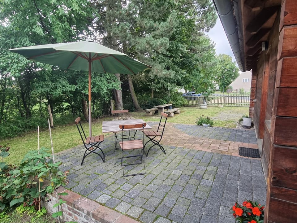 Property building, Balcony/Terrace, Balcony/Terrace, Seating area