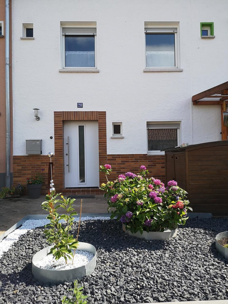 Facade/entrance