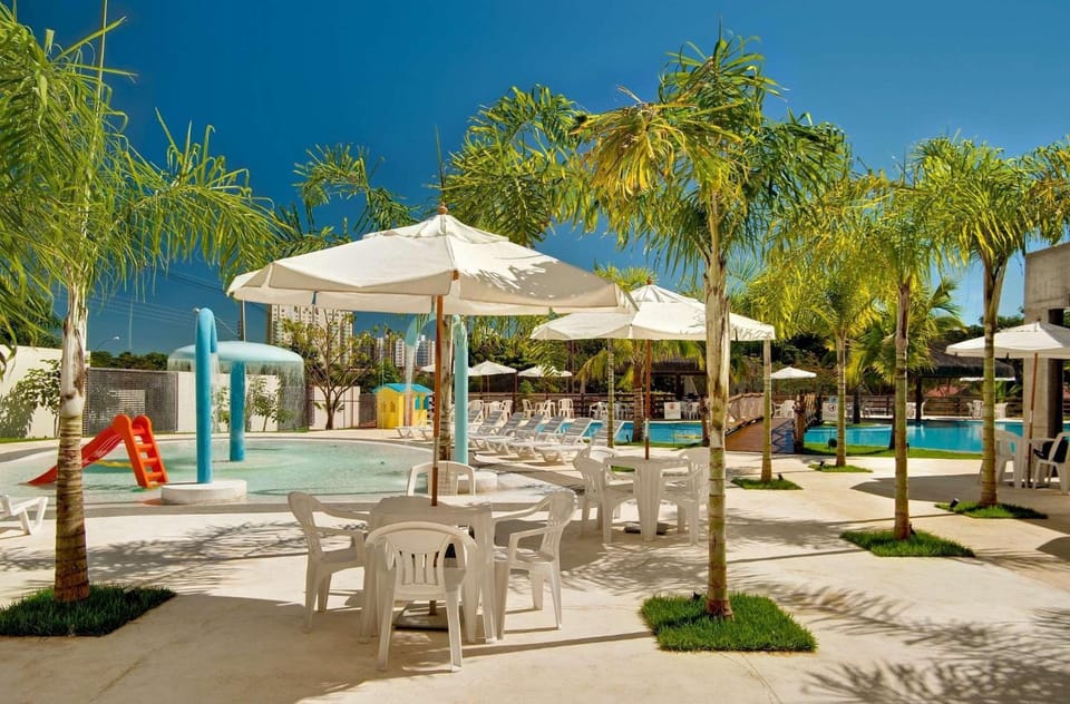 Restaurant/places to eat, Swimming pool