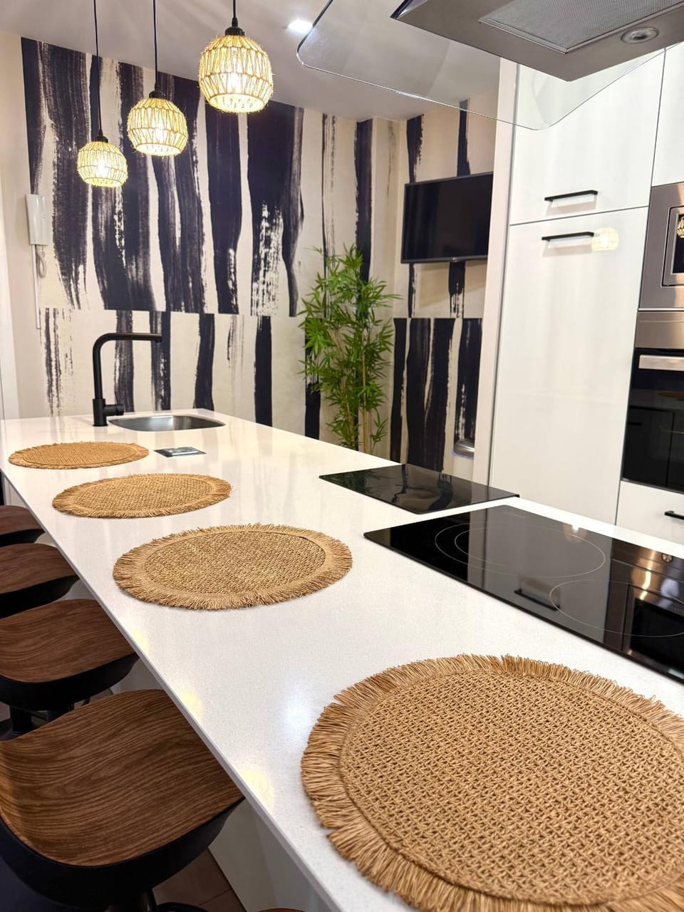 Dining area, kitchen