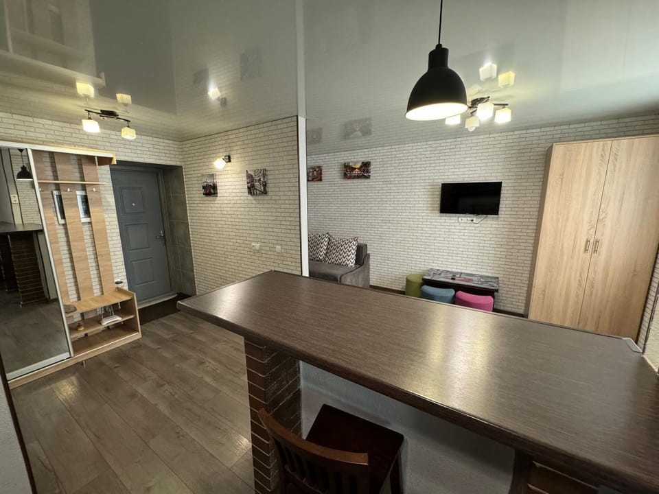 TV and multimedia, Photo of the whole room, Seating area, Dining area