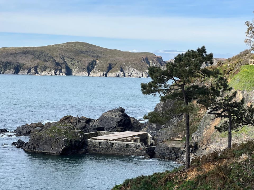 Nearby landmark, Natural landscape