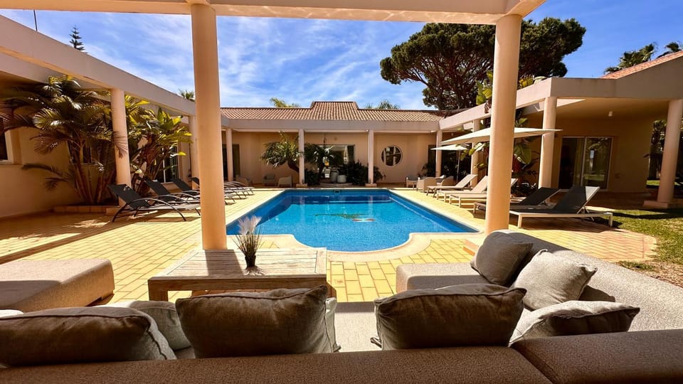 Day, Pool view, Swimming pool, sunbed