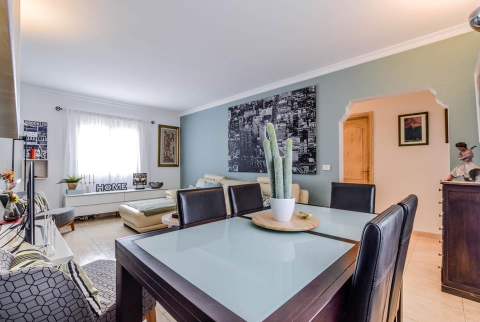 TV and multimedia, Living room, Dining area
