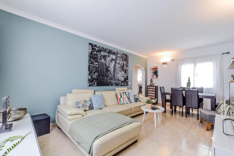 TV and multimedia, Living room, Dining area