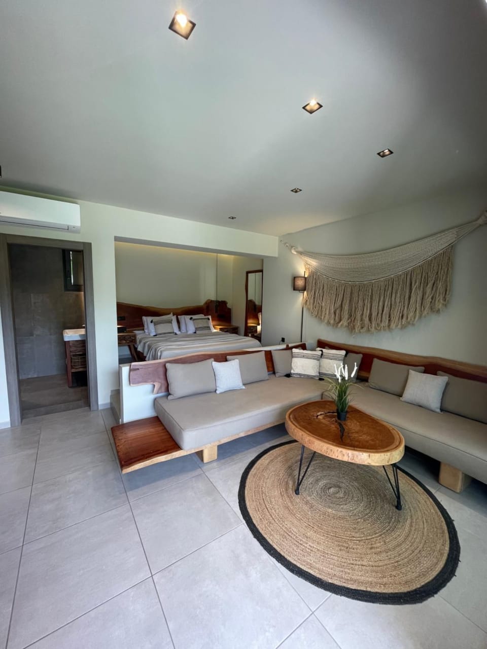 Living room, Photo of the whole room, Bedroom