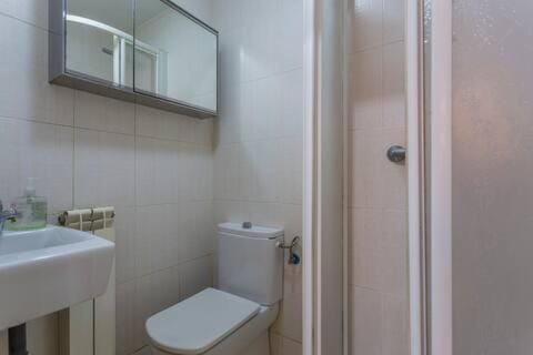 Habitaciónes Luminosas y acogedoras Vacation rental in Madrid