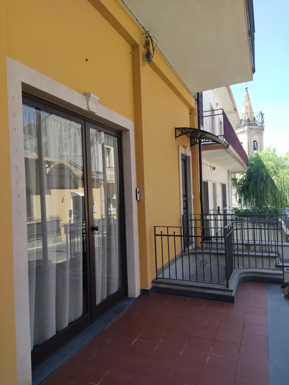 Facade/entrance
