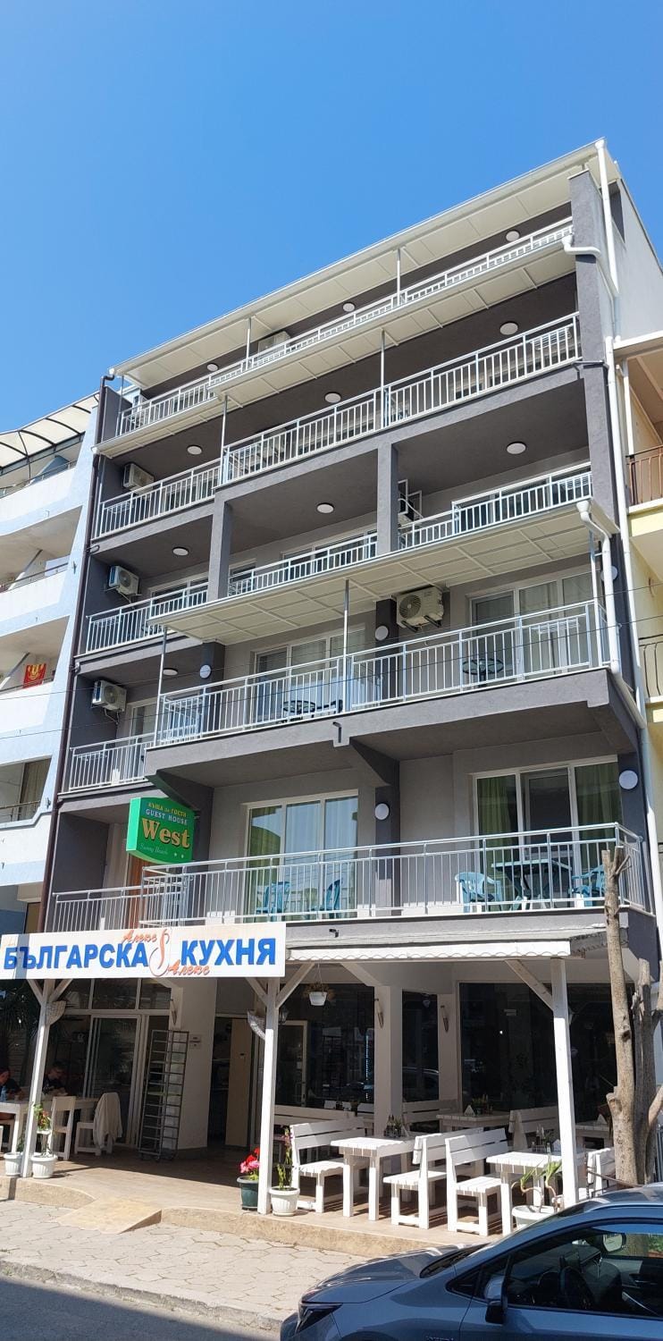 Facade/entrance, Street view, Street view, heating, heating, air conditioner, air conditioner
